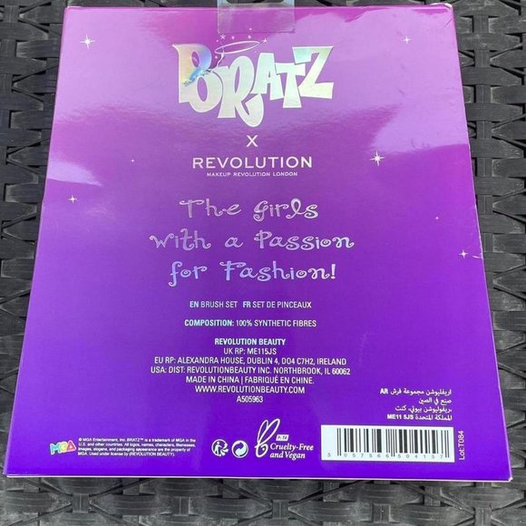 Bratz x Make Up Revolution Brush Set + Cosmetic Bag - Picture 6 of 6